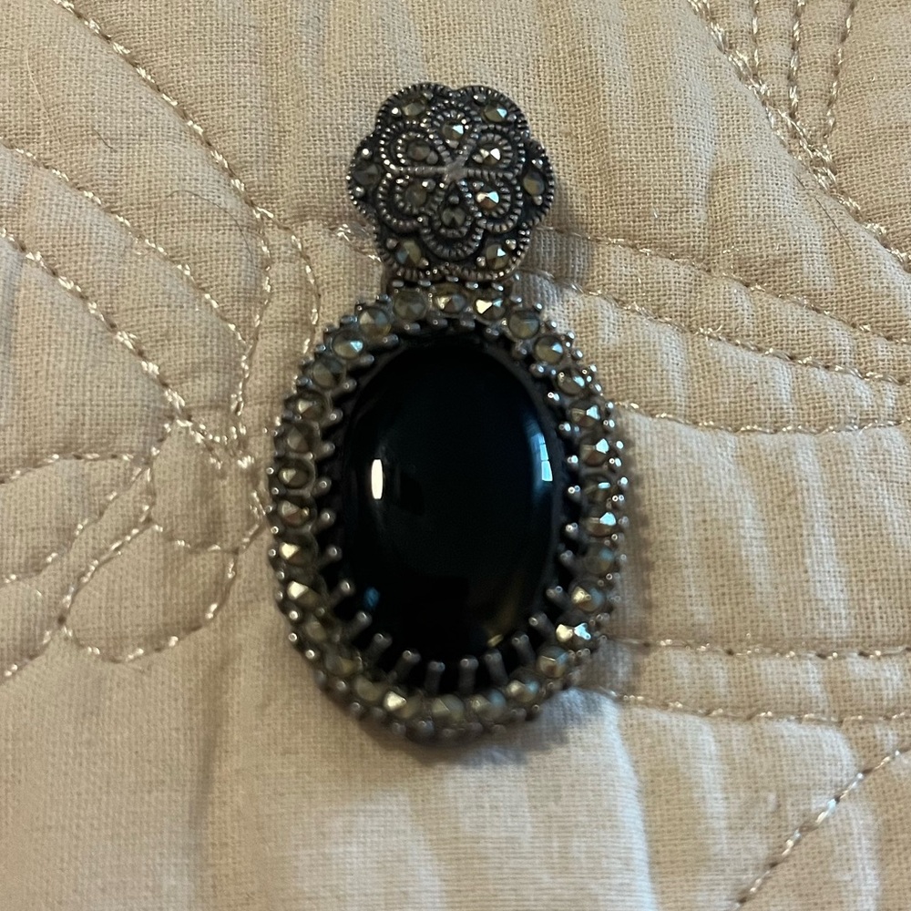 Black onyx marcasite silver pendant